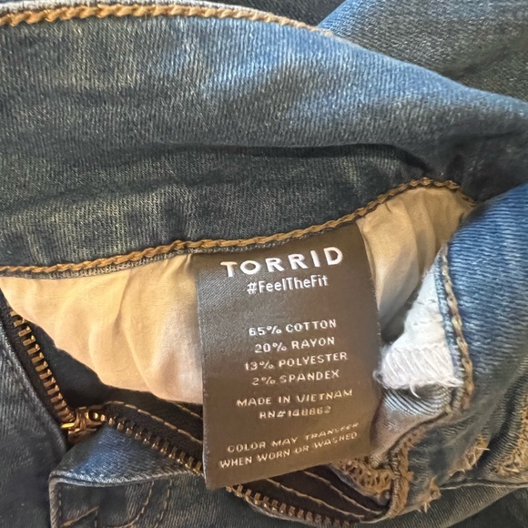 Torrid Jeans Fishnet Deconstructed Legging Jeans Skinny Super Soft Size 20 Short - Picture 8 of 8